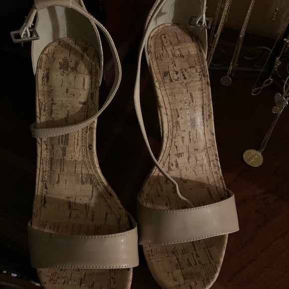 Nude platform - Picture 3 of 5